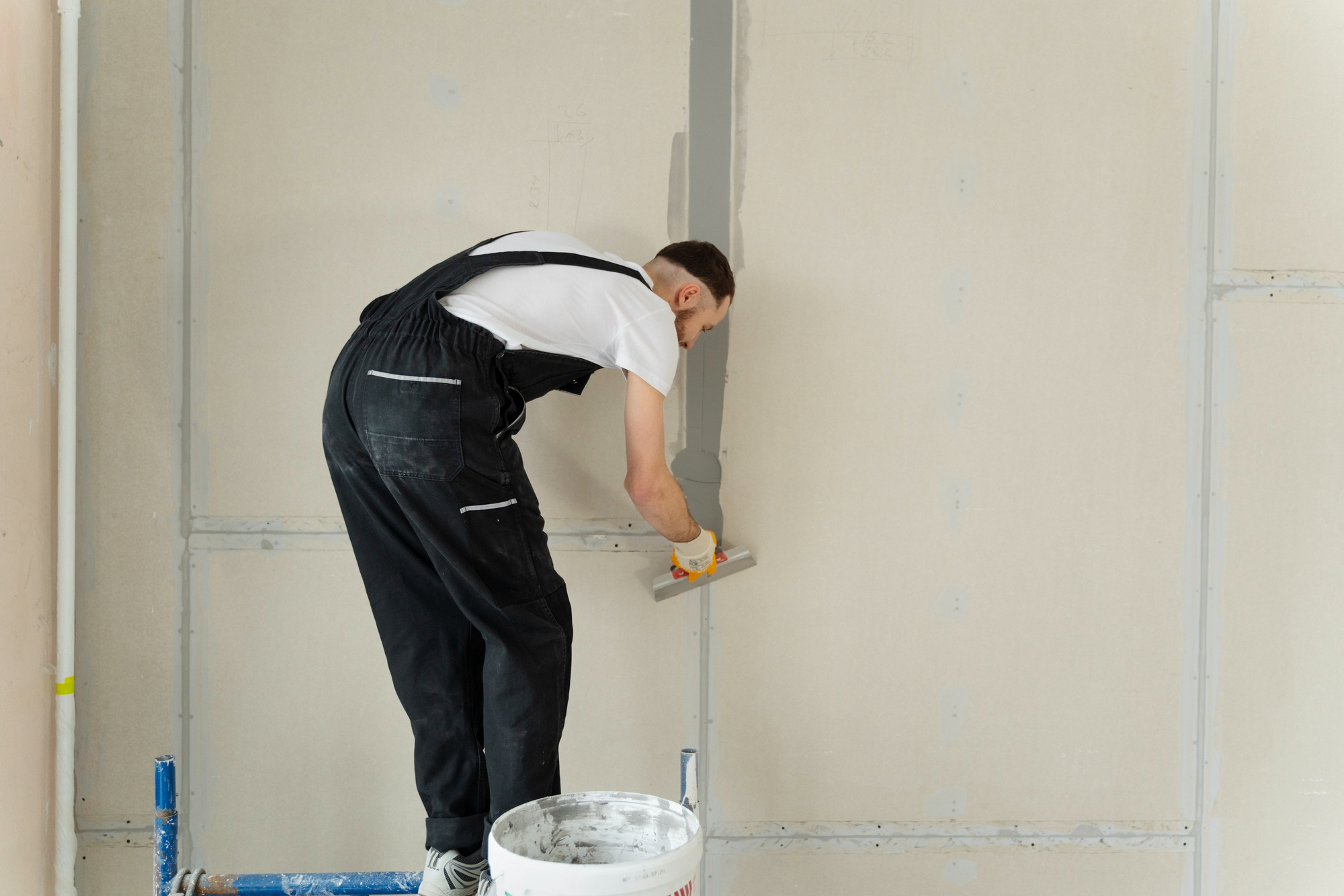 Professional Exterior Plastering Services in High Wycombe | LadBrook