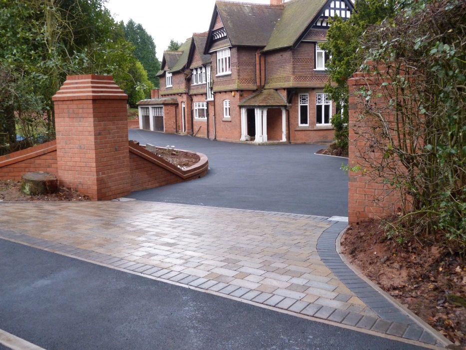 Best Block Paving, Driveways & Patio Installation in Cricklewood | LadBrook
